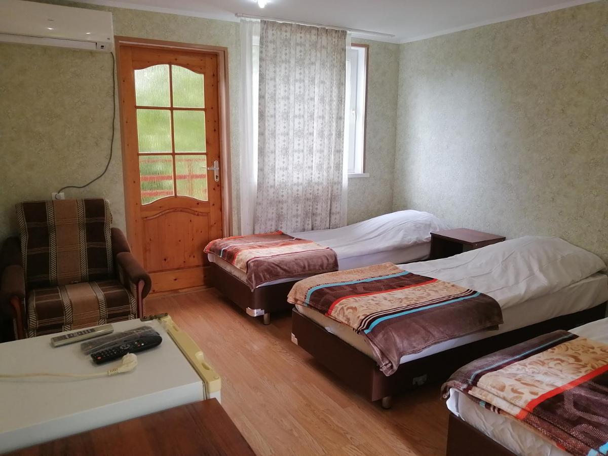 Мини-Отель На Агрба 22А Pizunda Bagian luar foto