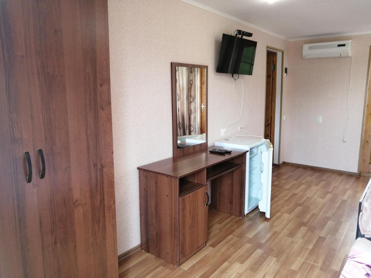 Мини-Отель На Агрба 22А Pizunda Bagian luar foto